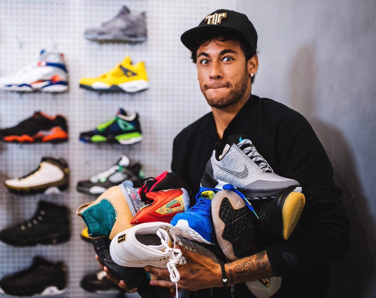 Nike kết thúc hợp đồng với Neymar