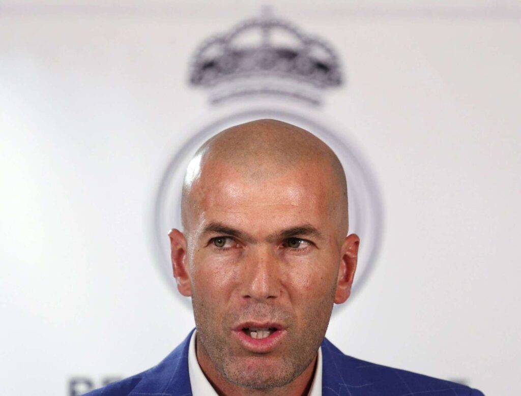 Zidane sẽ không phải nộp phạt 10 triệu Euro sau khi rời Real Madrid